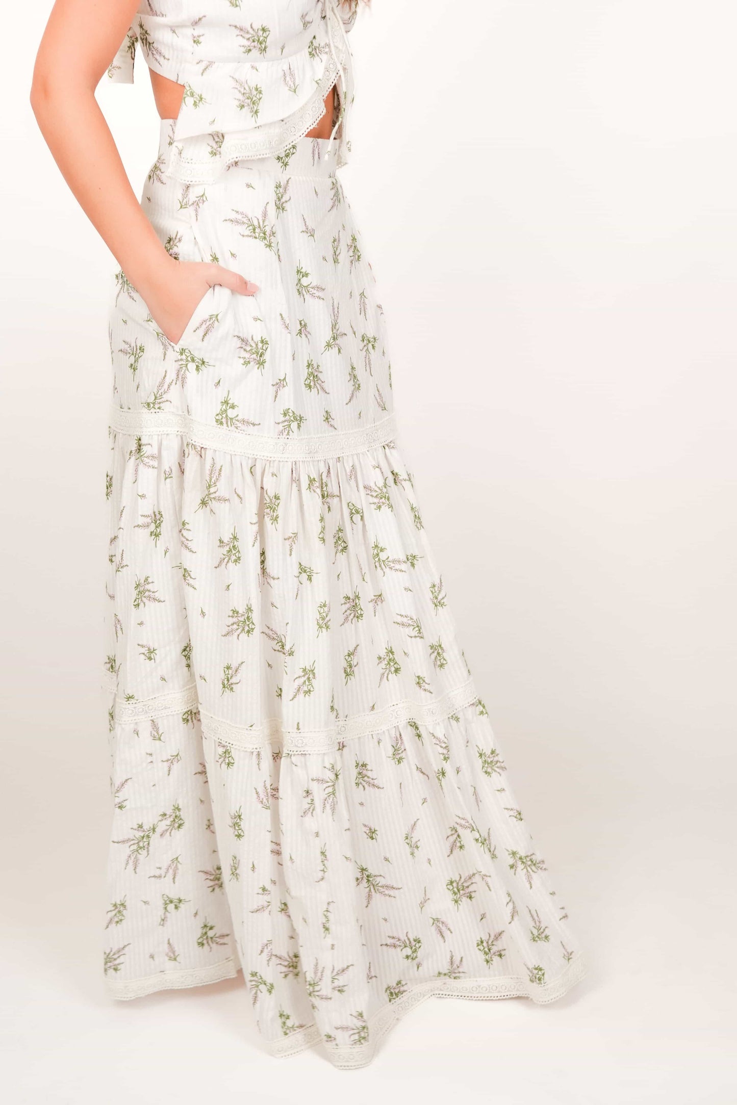 Flora White Floral Set