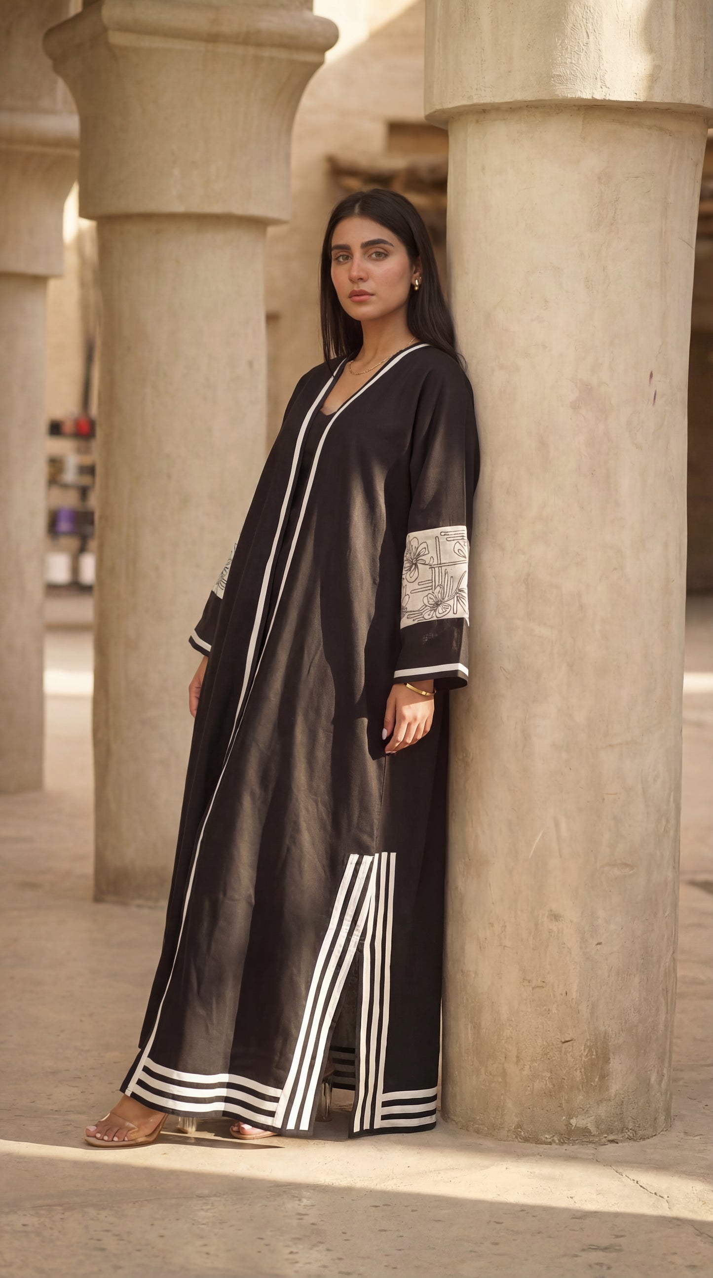 Aaliyah Black Abaya Shrug